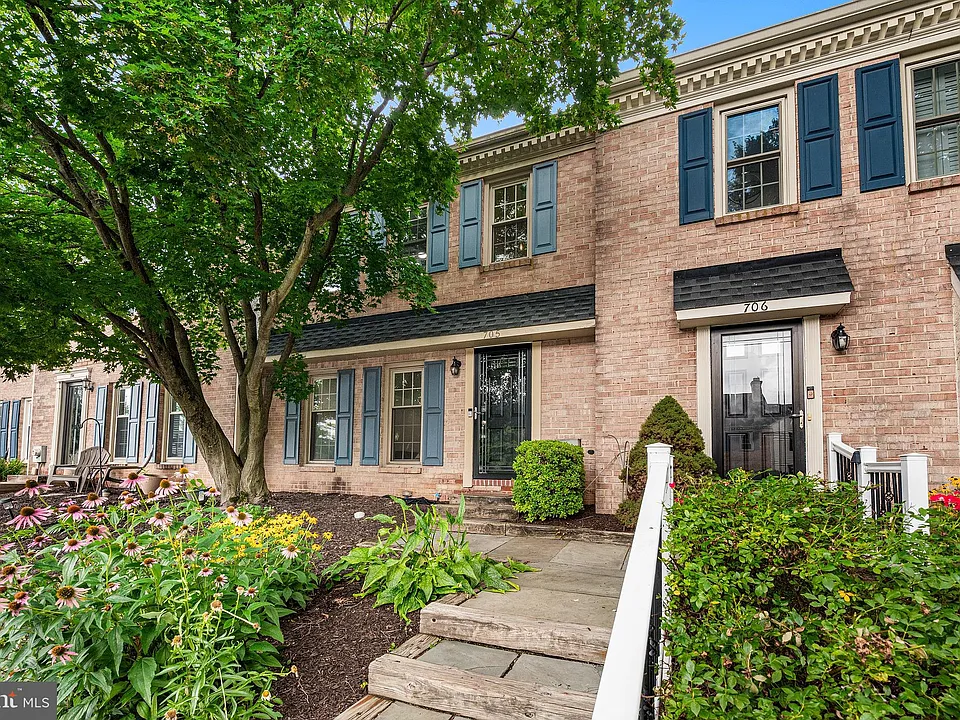 705 Shippen Dr #705
