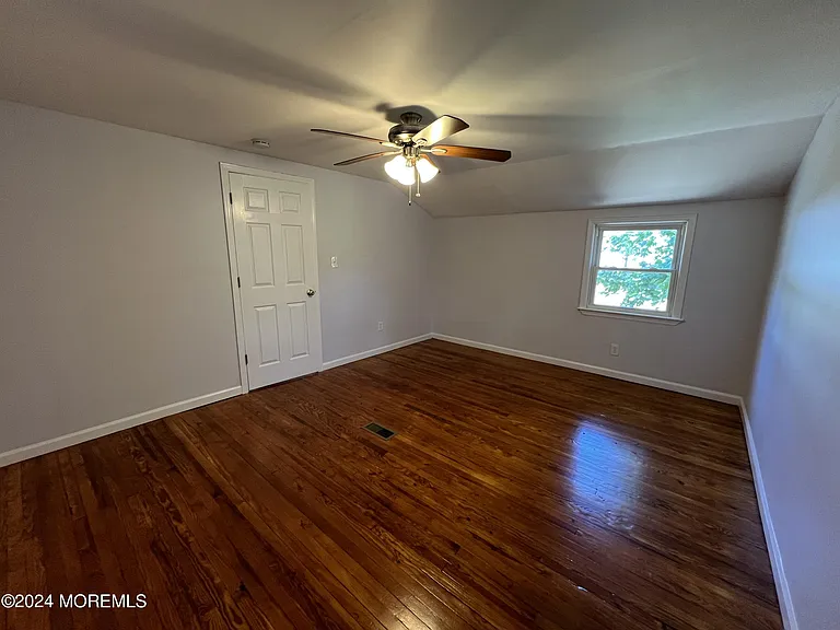 99 McLean St — Photo 21