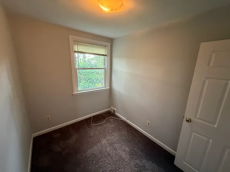 71 Suburban Ln — Photo 9