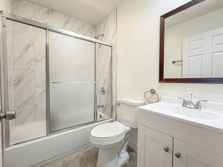 2026 Luxury 4 & 6 Bedroom Units — Photo 6