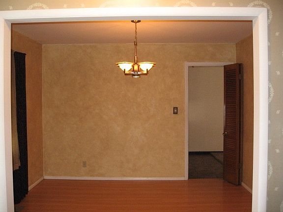 5th image of 1523 S 77th Ave E