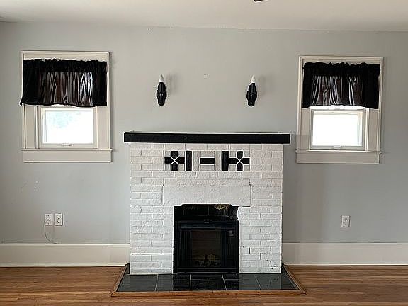4th image of 501 S Avenue A