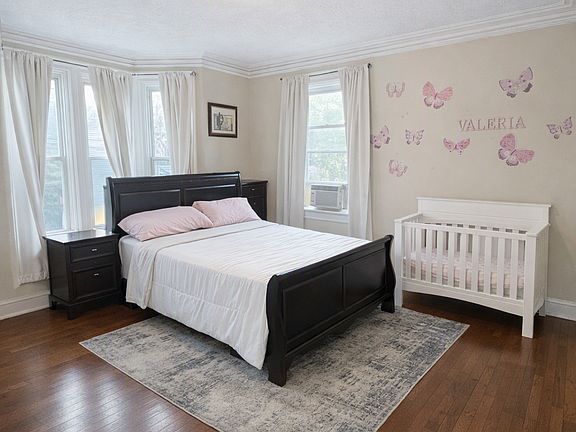 4th image of 26 Hammond St #2