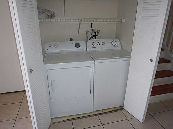 5th image of 6255 Kendale Lakes Cir #224