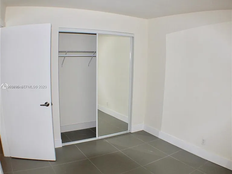 719 SW 7th St #2 — Photo 5