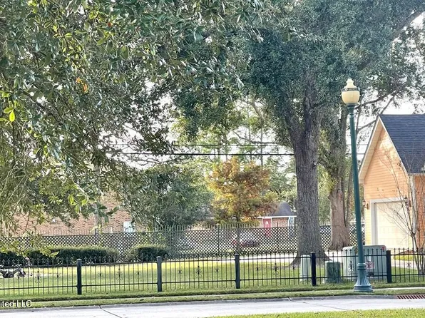 5 Garden District Pl #5, Picayune, MS 39466