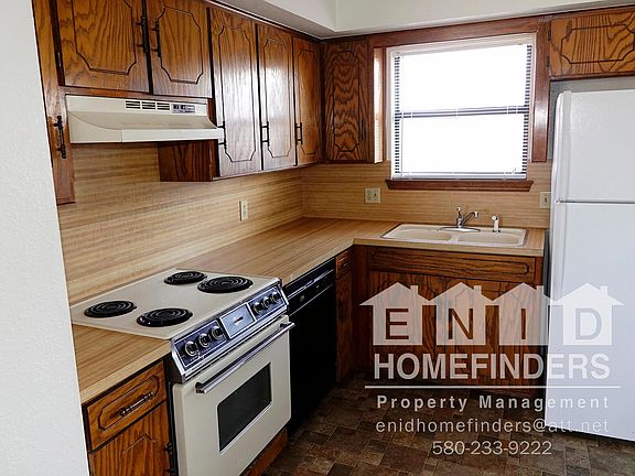 5th image of 331 Birchwood St