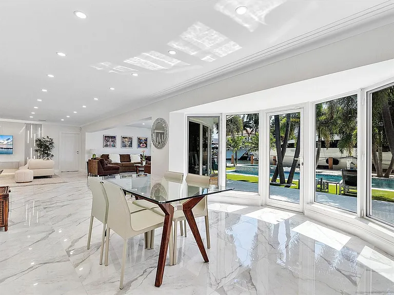 207 Royal Palm Dr — Photo 30