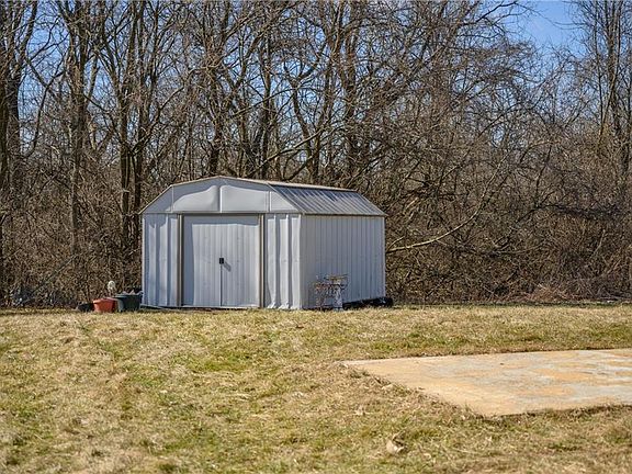 3rd image of 3758 Black Locust Dr