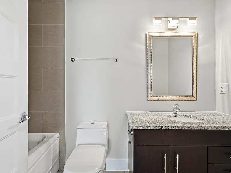 15 Kings Wharf Pl #406 — Photo 14