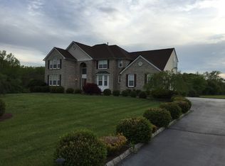 27 Wagner Farm Ln, Millstone Township, NJ 08535