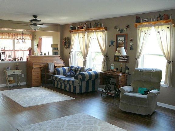 5th image of 9534 Lorton Cir