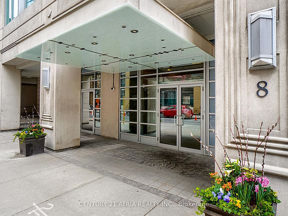 4th image of 8 Scollard St #1209