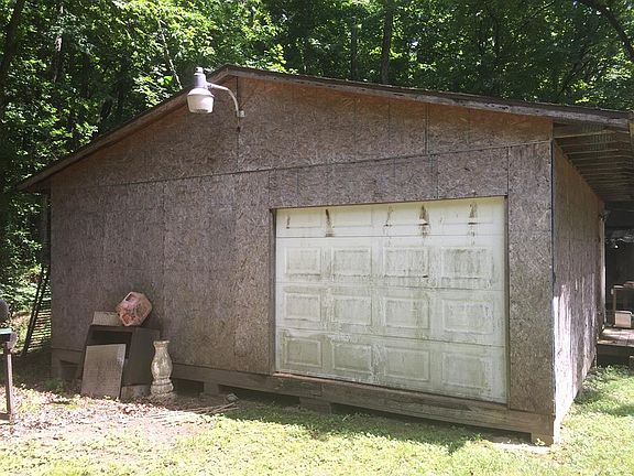 3rd image of 24 Henley Gardens Ln