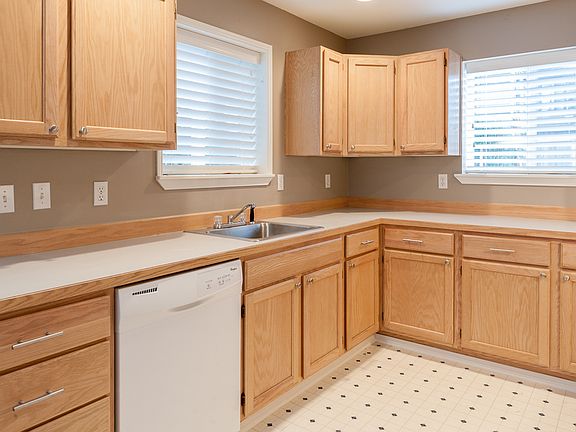 4th image of 208 Boylston Ave E APT 1