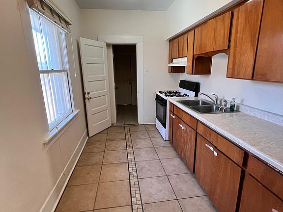 4th image of 1403 Randolph Dr