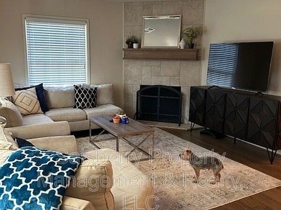 4th image of 6424 Drury Ln