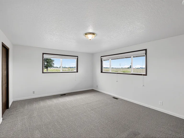 32303 NW Zion Church Rd — Photo 8