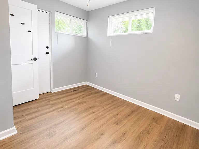 130 Elm St — Photo 6
