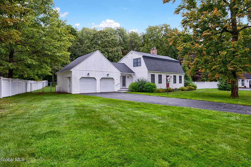 3rd image of 23 Pine Valley Drive
