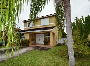 9933 NW 123rd St, Hialeah Gardens, FL 33018