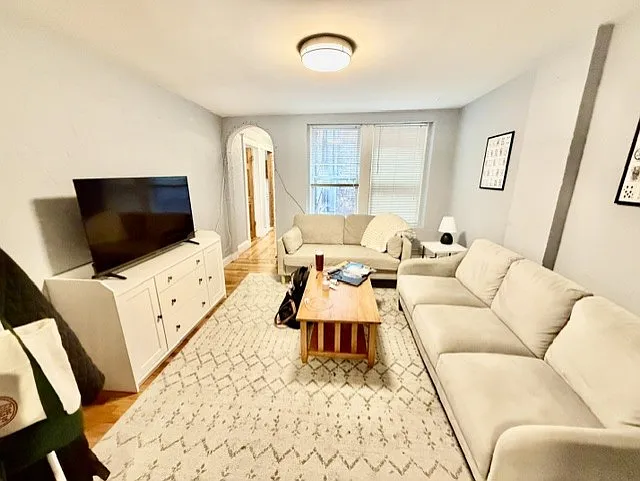 4 bed, 1000 sqft, $4,800 — Photo 4