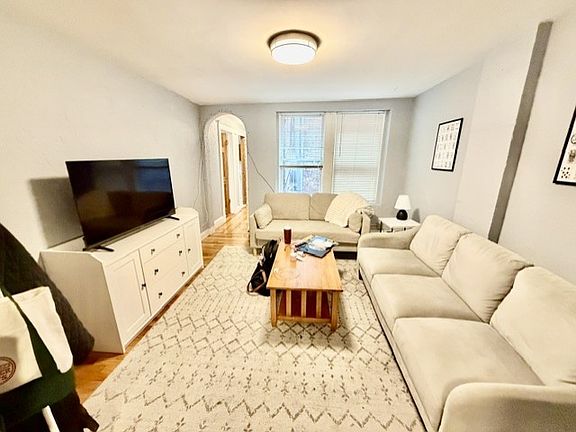 4th image of 109 Salem St APT 2