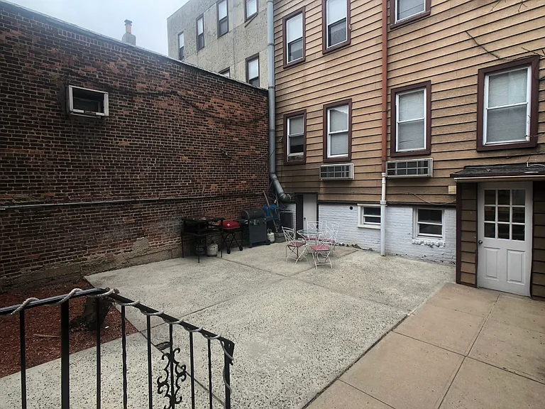607 Adams St #1 — Photo 16