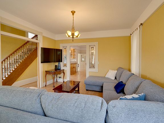 4th image of 3502 Union St #A