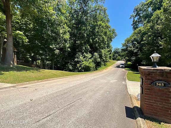 2nd image of Illinois Ave