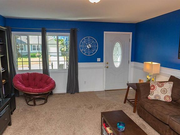 2nd image of 1319 Viking Dr