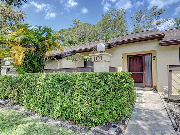 2nd image of 101 Rose Bay Ct