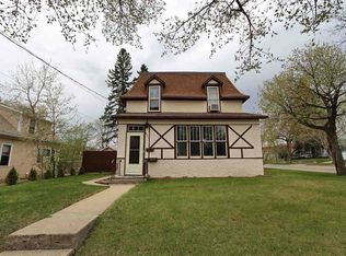 921 1st St NW, Minot, ND 58703