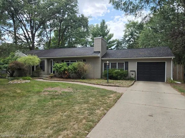 2438 Archdale, West Bloomfield, MI 48324