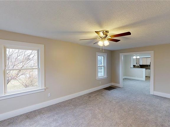4th image of 2616 Pebble Dr