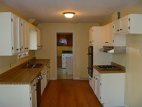 5th image of 227 W Hillcrest Dr