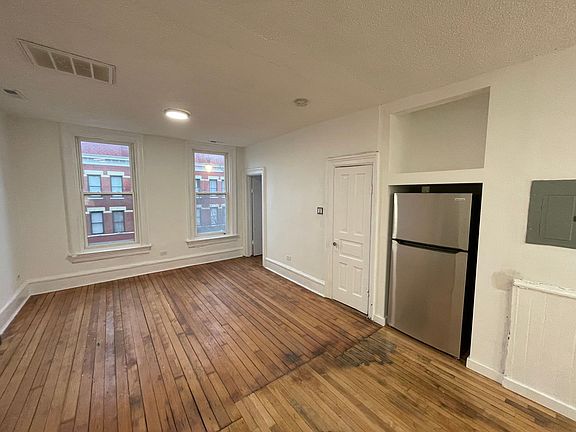 5th image of 1450 W 18th St Rear 3