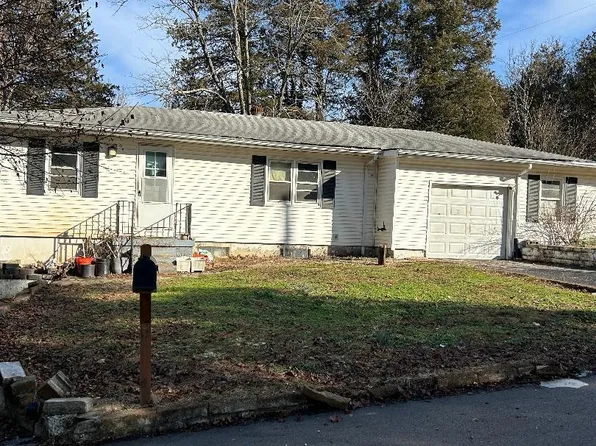 7467 Woodland Dr, Cedar Hill, MO 63016
