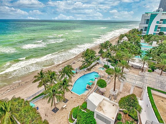 Home For Sale In Diplomat