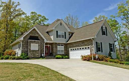 1st image of 153 Whispering Oaks Dr