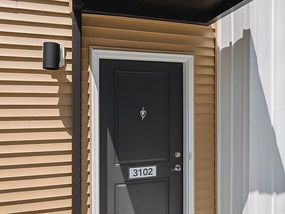 4th image of 160 E Huron St #1108