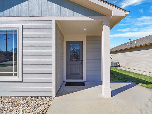 3rd image of 632 Northfield Rd