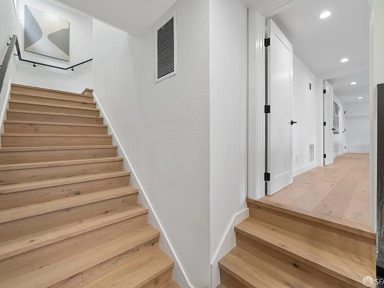 628 Los Palmos Dr — Photo 7