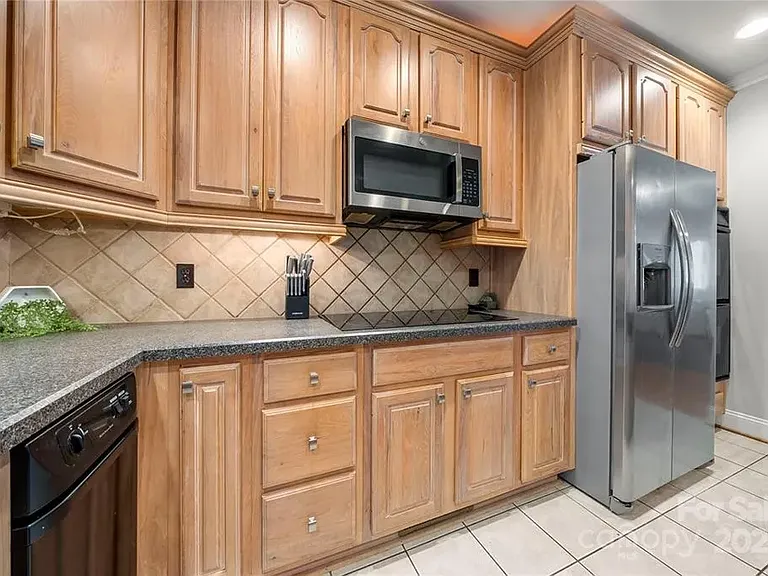 2545 Rea Rd — Photo 5