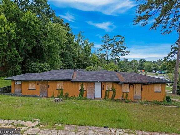 4th image of 2330 Fort Benning Rd