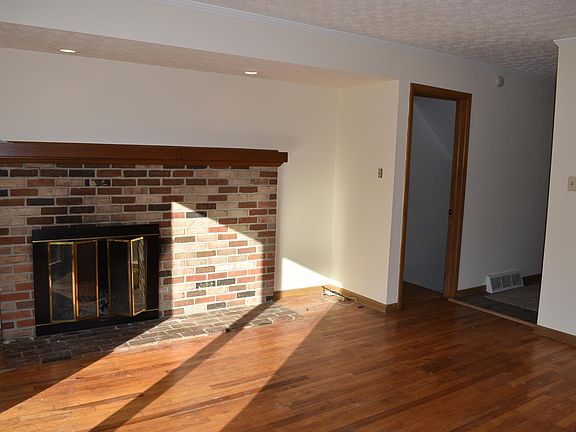 2nd image of 4811 Nugent Dr