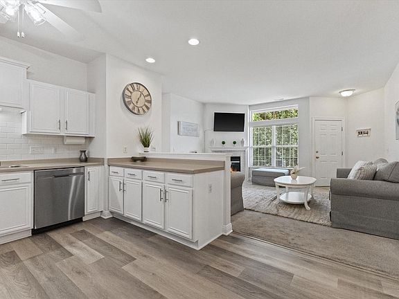 2nd image of 2230 W Vista Bella DRIVE