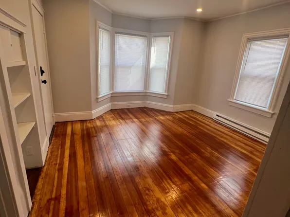 84 Vine St Floor 1, East Providence, RI 02914