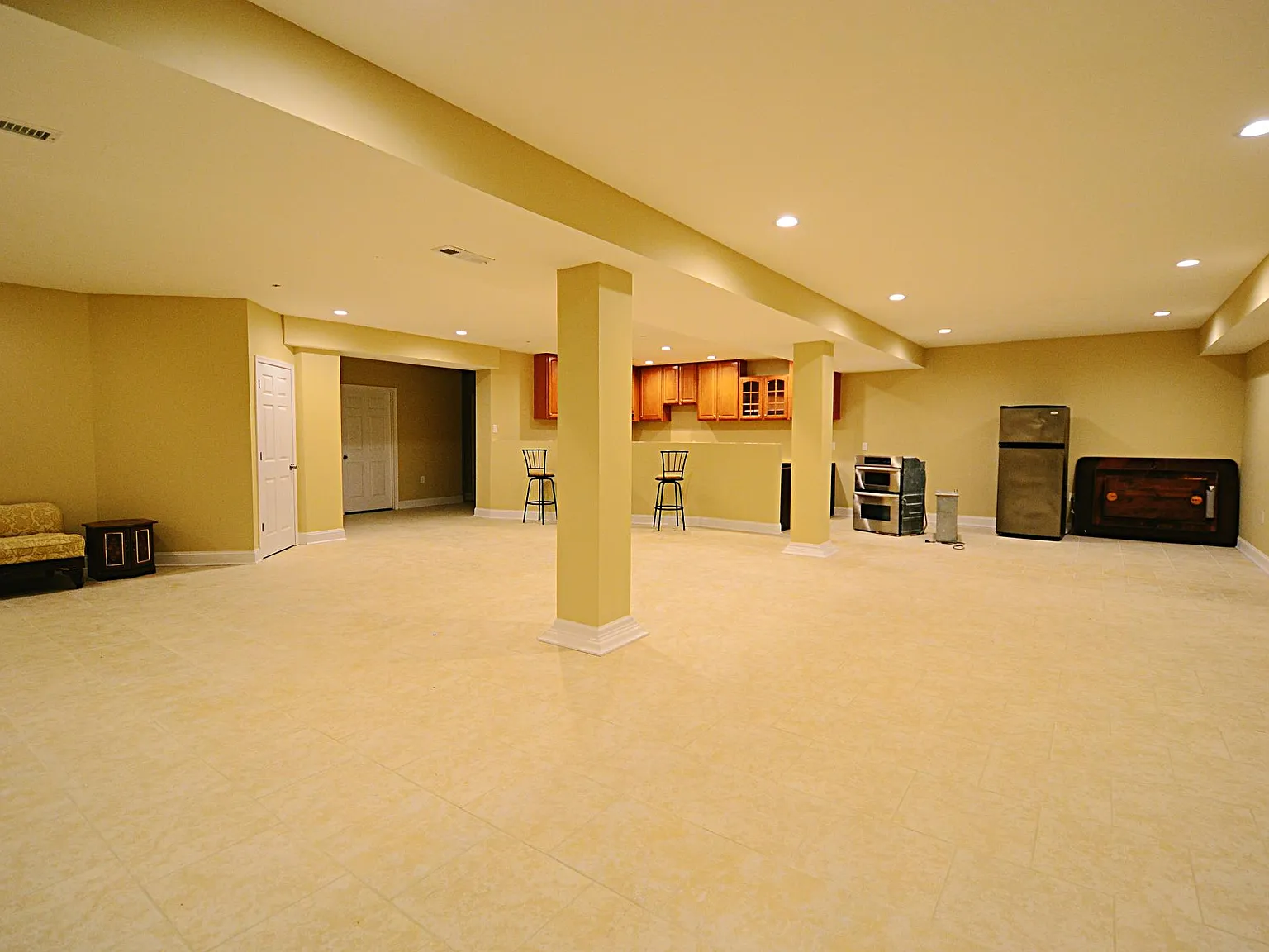 1 bed, 2700 sqft, $1,500 — Photo 2