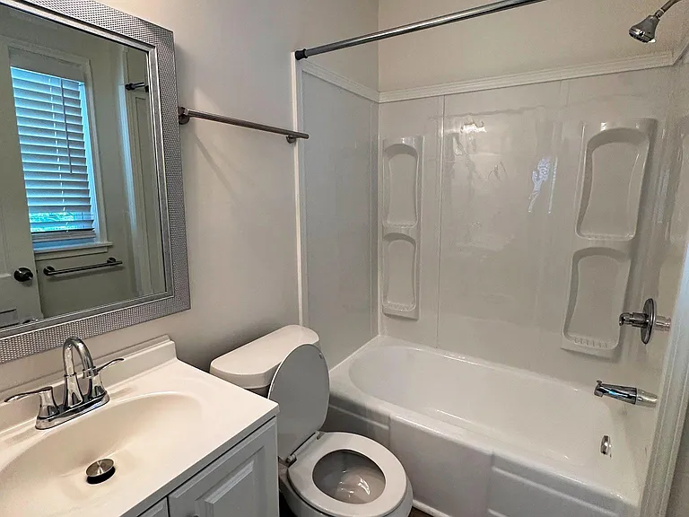 256 Bellvue Dr SE — Photo 8